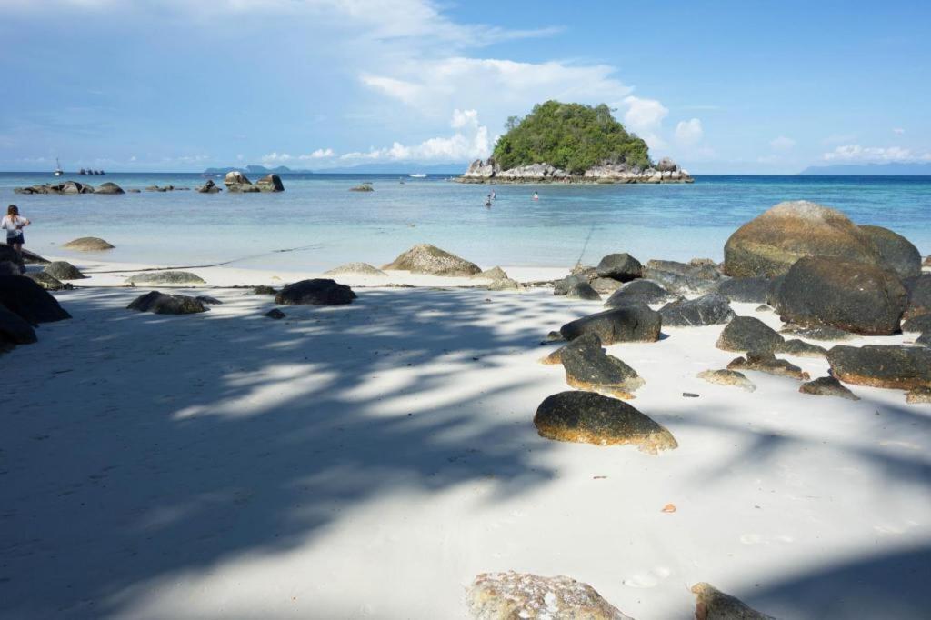 The Breeze Lipe Resort Екстериор снимка