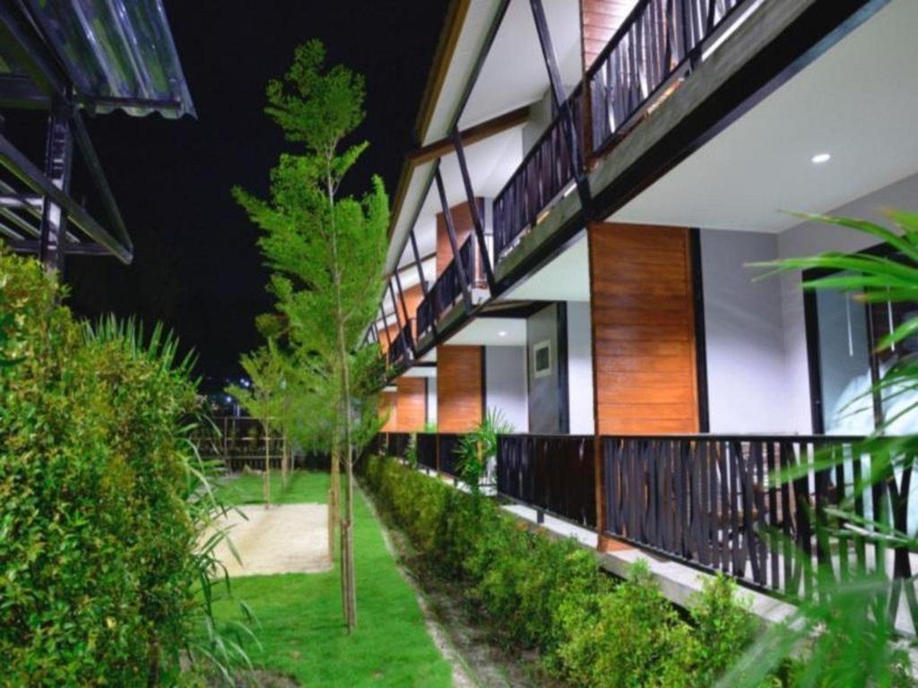 The Breeze Lipe Resort Екстериор снимка