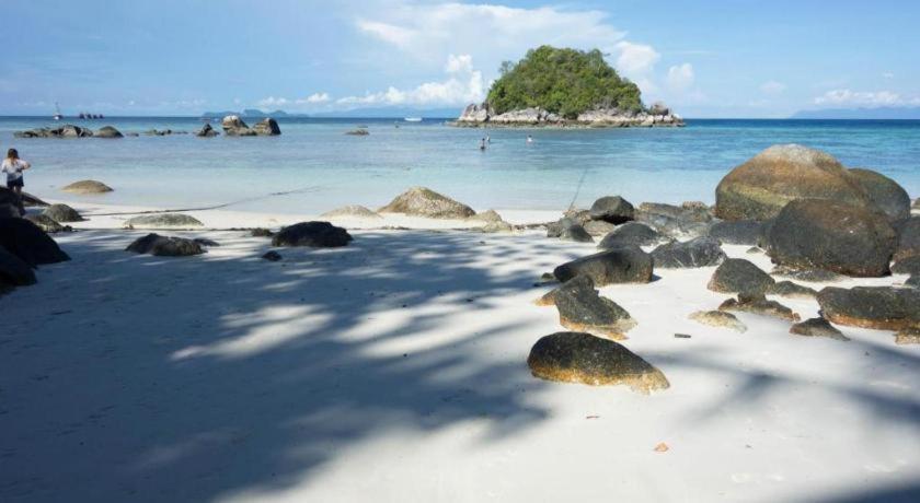 The Breeze Lipe Resort Екстериор снимка